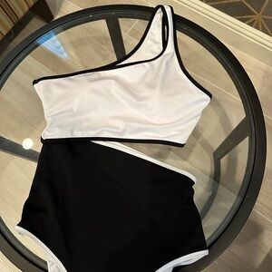 Victoria Secret Cutout Black and White Color block One piece swimsuit